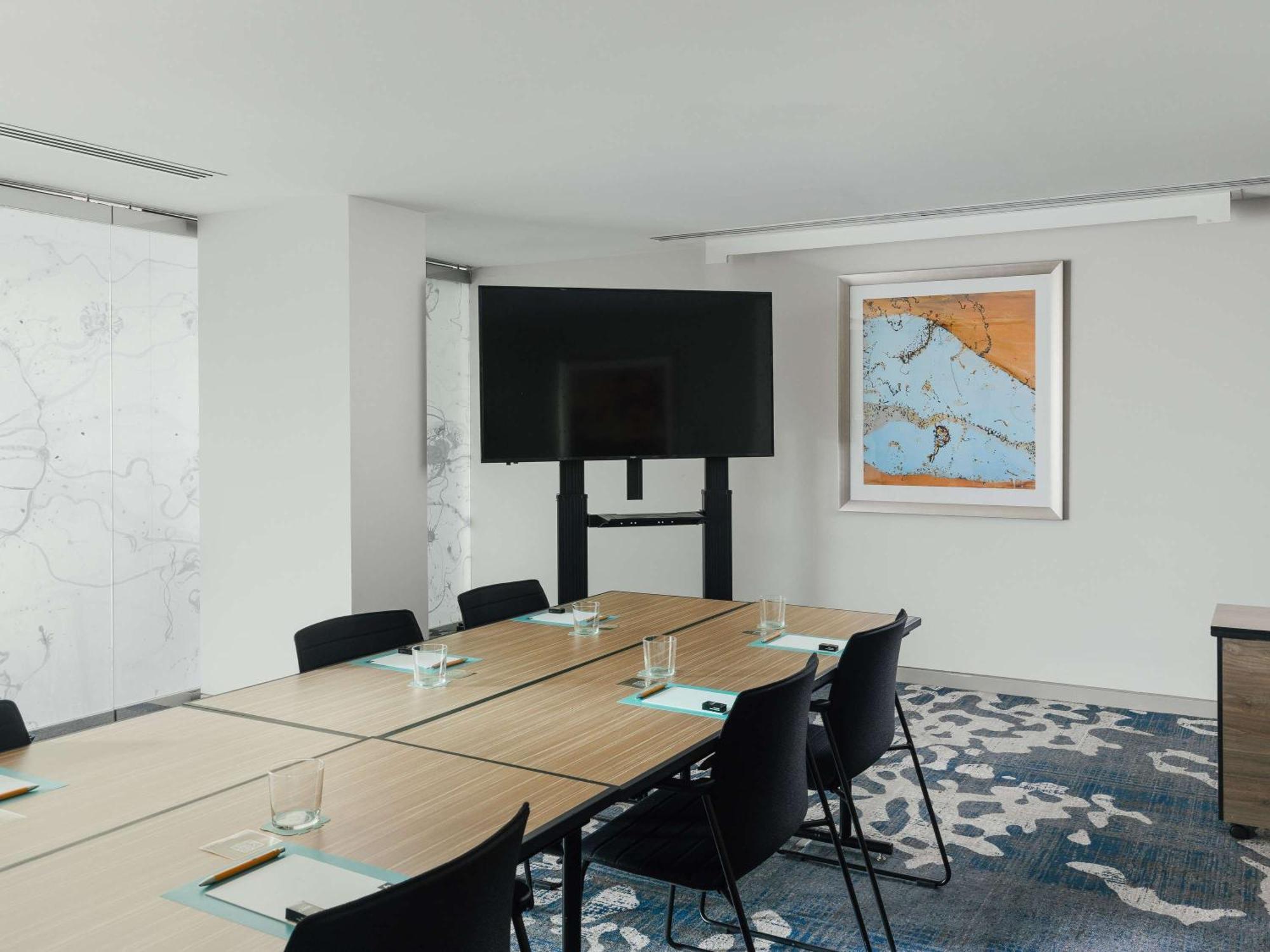 The Olsen Melbourne Art Series Bagian luar foto Meeting room