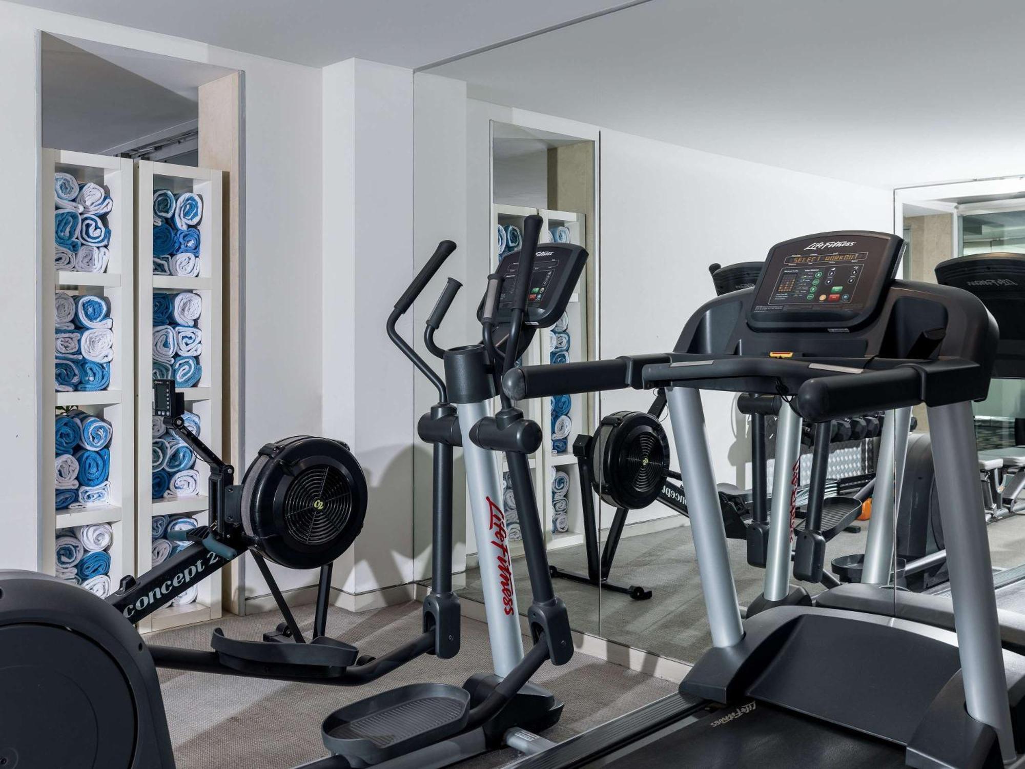 The Olsen Melbourne Art Series Bagian luar foto A gym