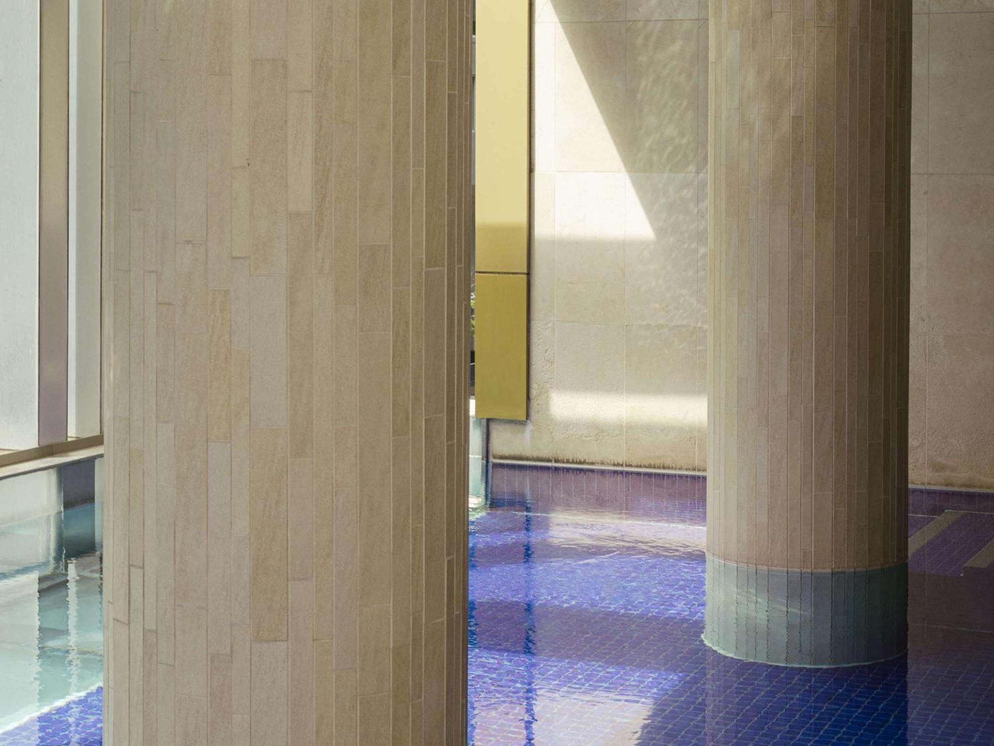 The Olsen Melbourne Art Series Bagian luar foto The floor of the main hall