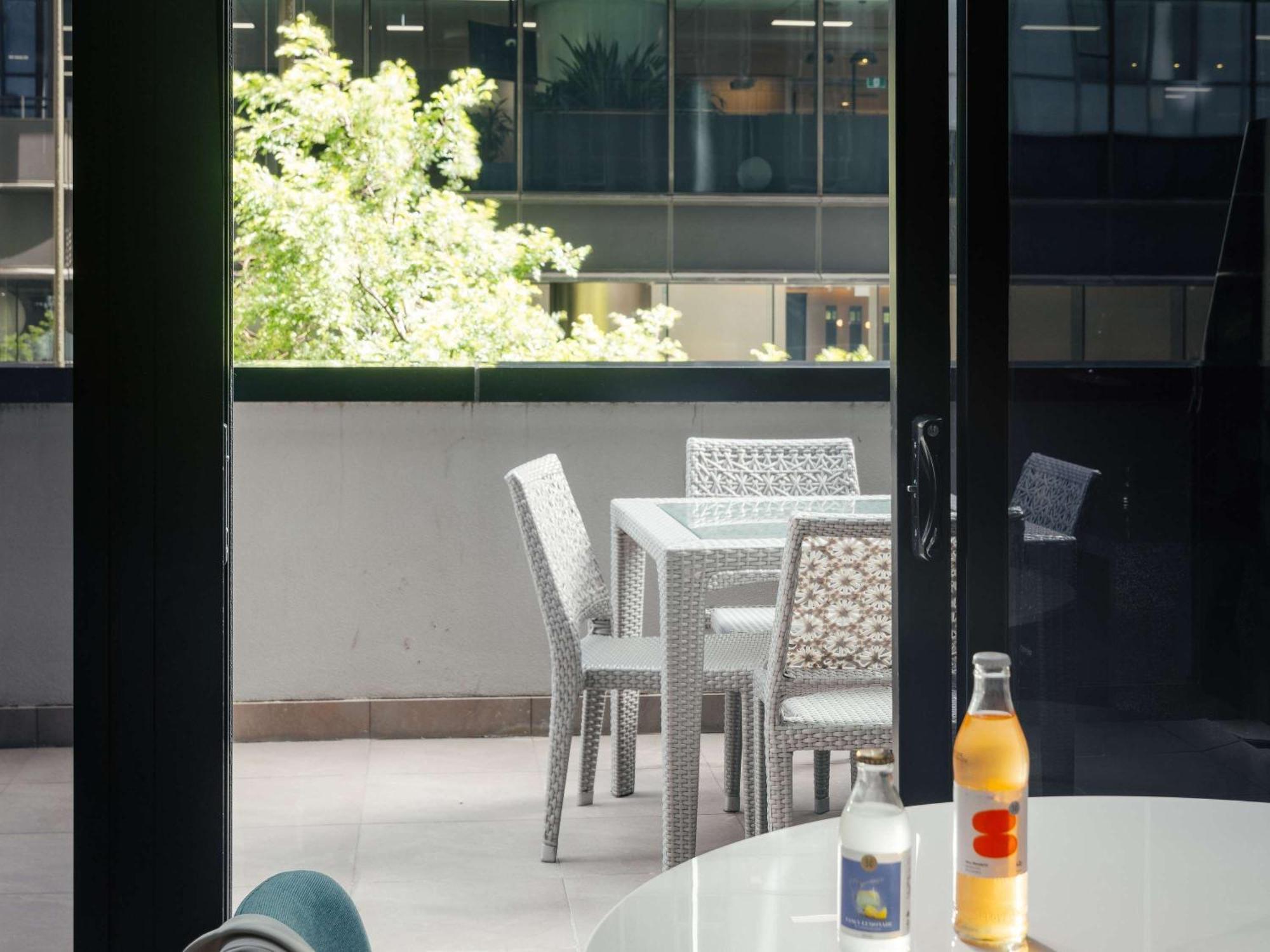 The Olsen Melbourne Art Series Bagian luar foto The balcony of a typical apartment